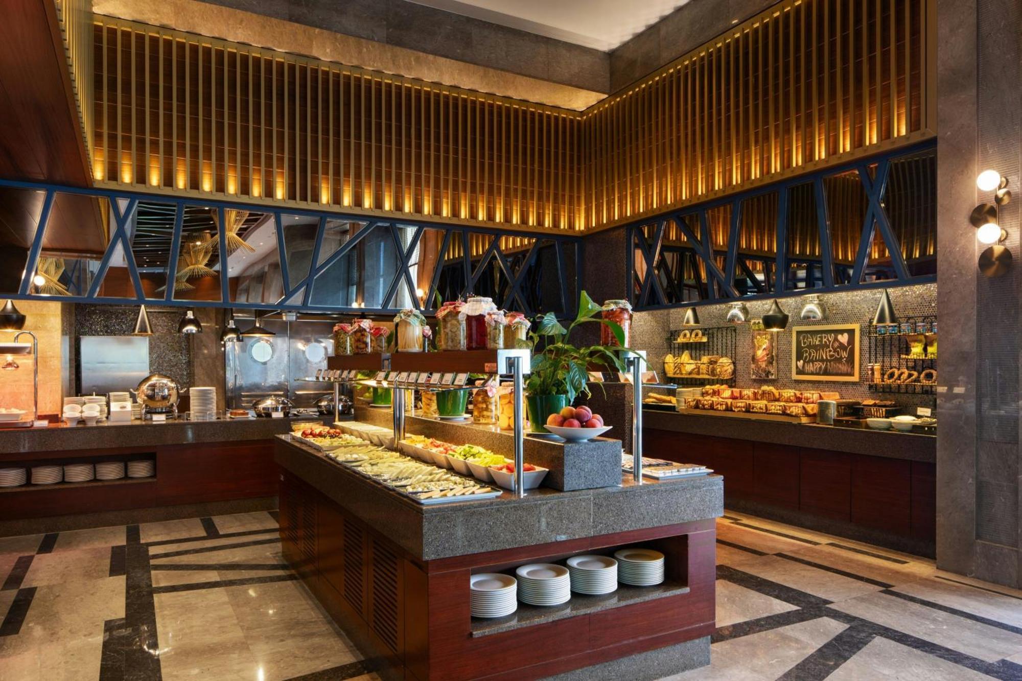 Sheraton Bursa Hotel Exterior foto The buffet at the hotel